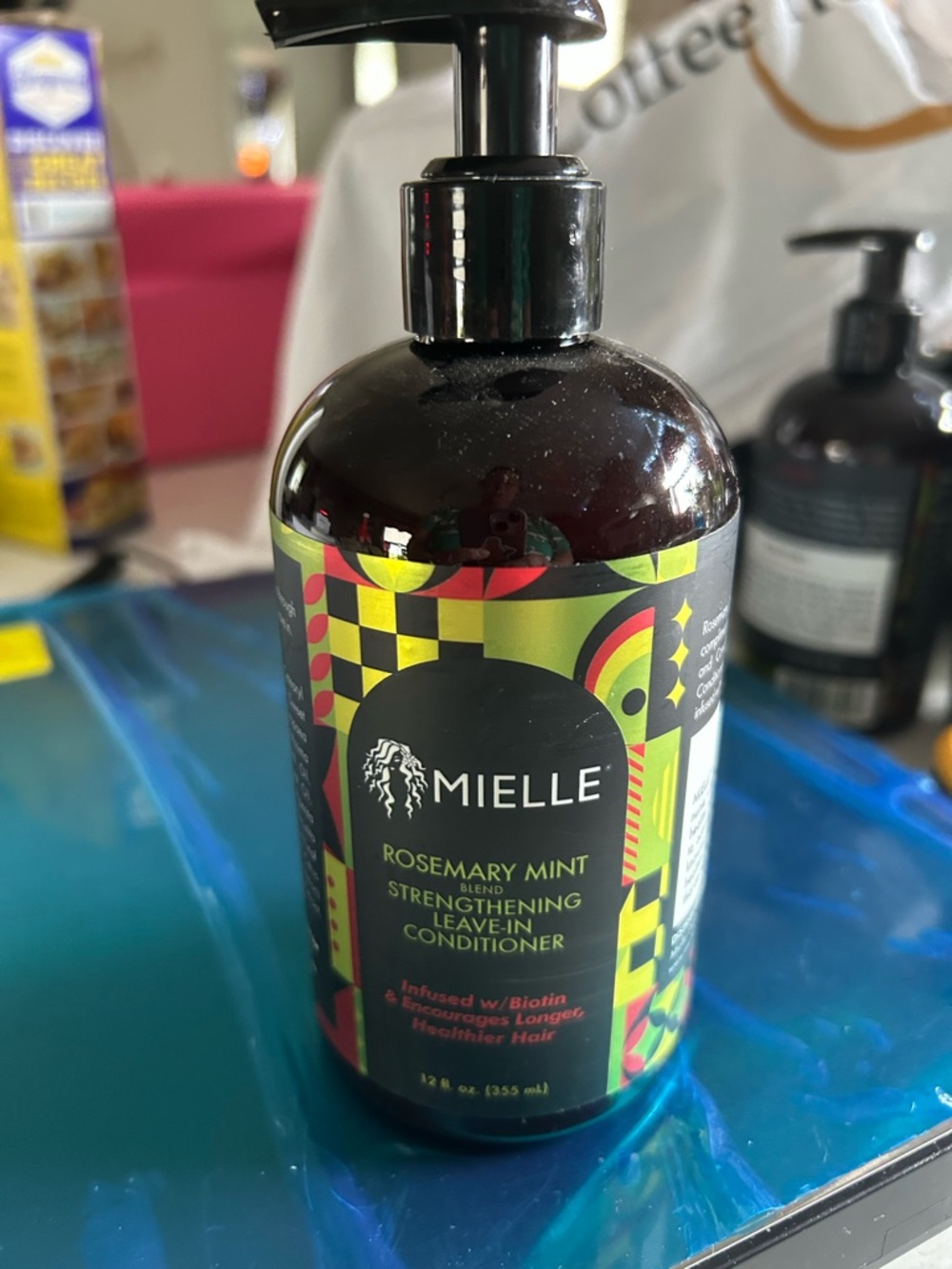 Mielle Rosemary Mint Strengthening Leave-In Conditioner - Green & Black Bottle